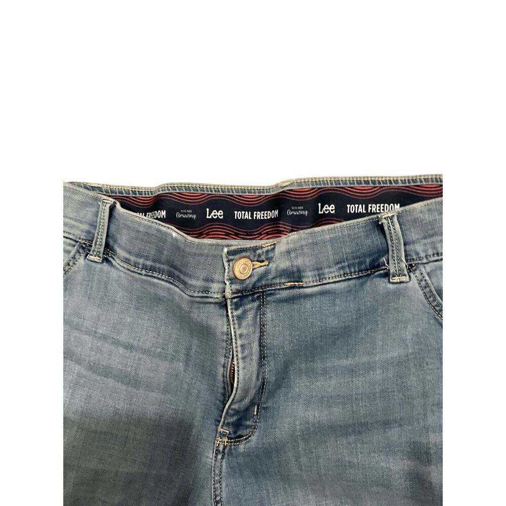 Lee Modern Series Jeans Women's Plus 16W Blue Total Freedom Straight Leg Stretch - Picture 3 of 7
